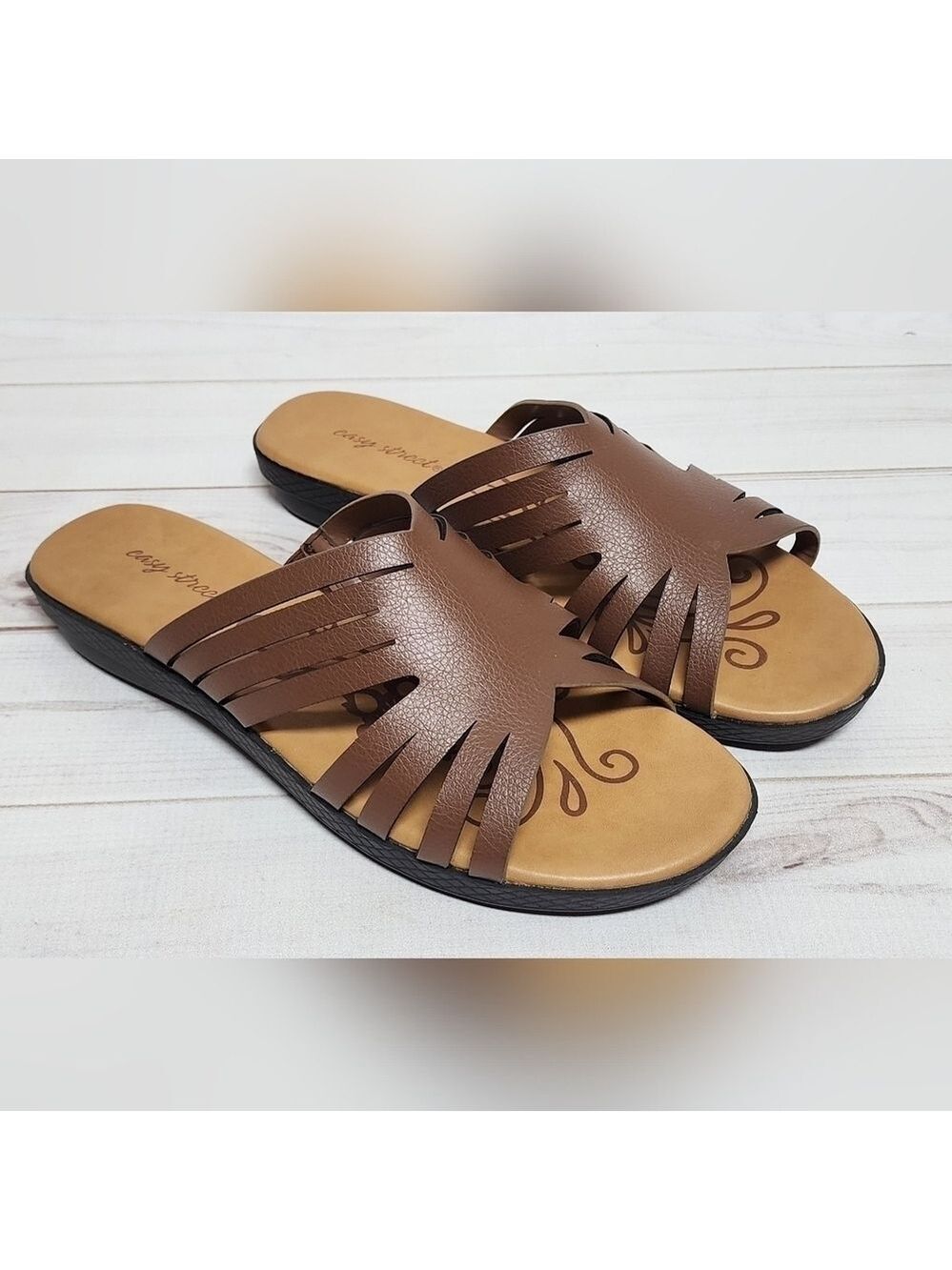 New Easy Street Audra Sandals in Tan Size 11 WW